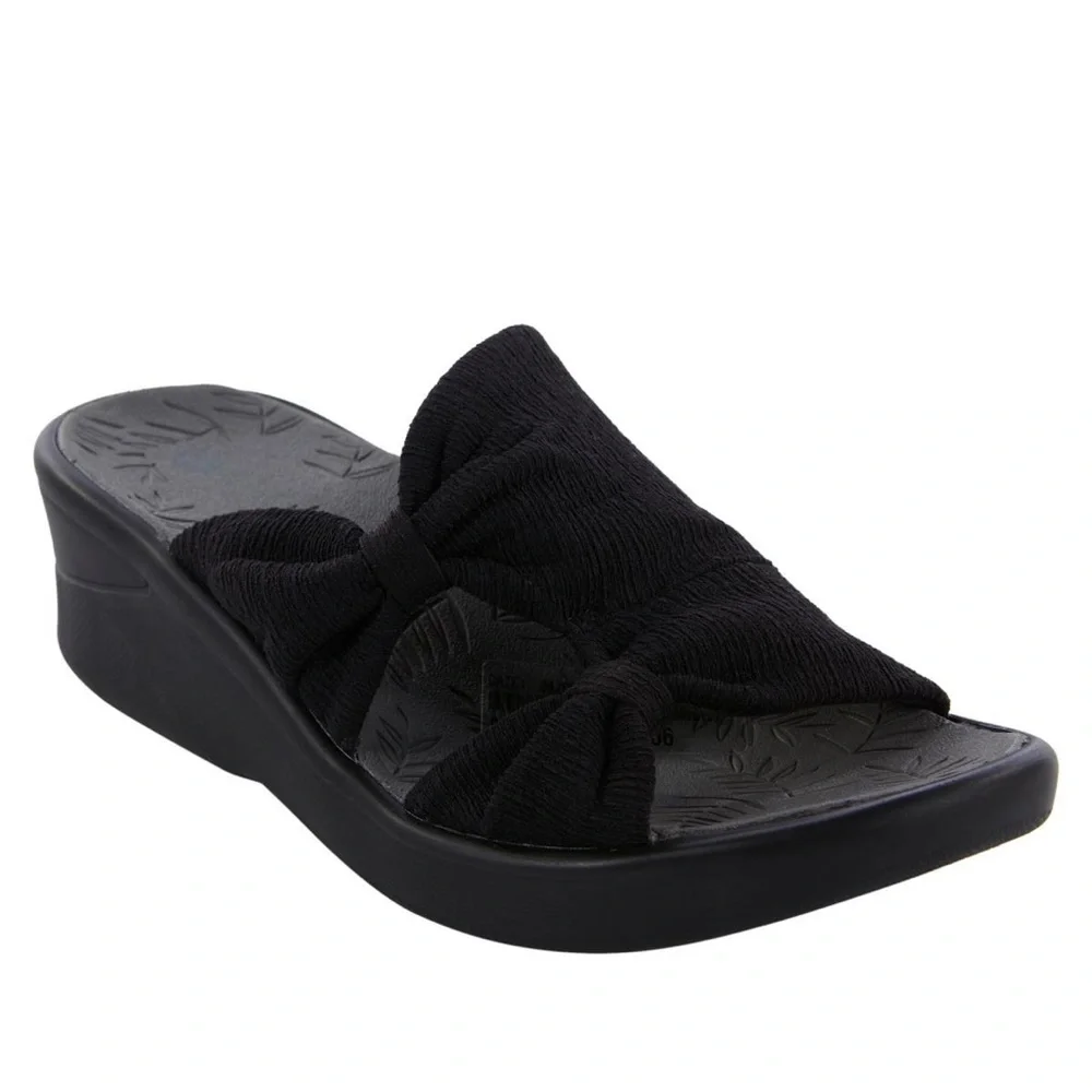 Bzees Smile More Bow-Strap Washable Sandal
